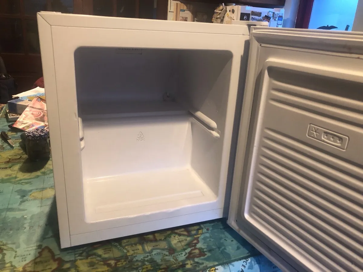 Mini Freezer - Image 2