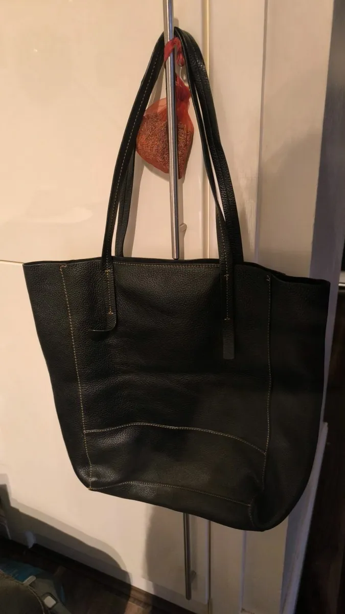 Leather tote bag