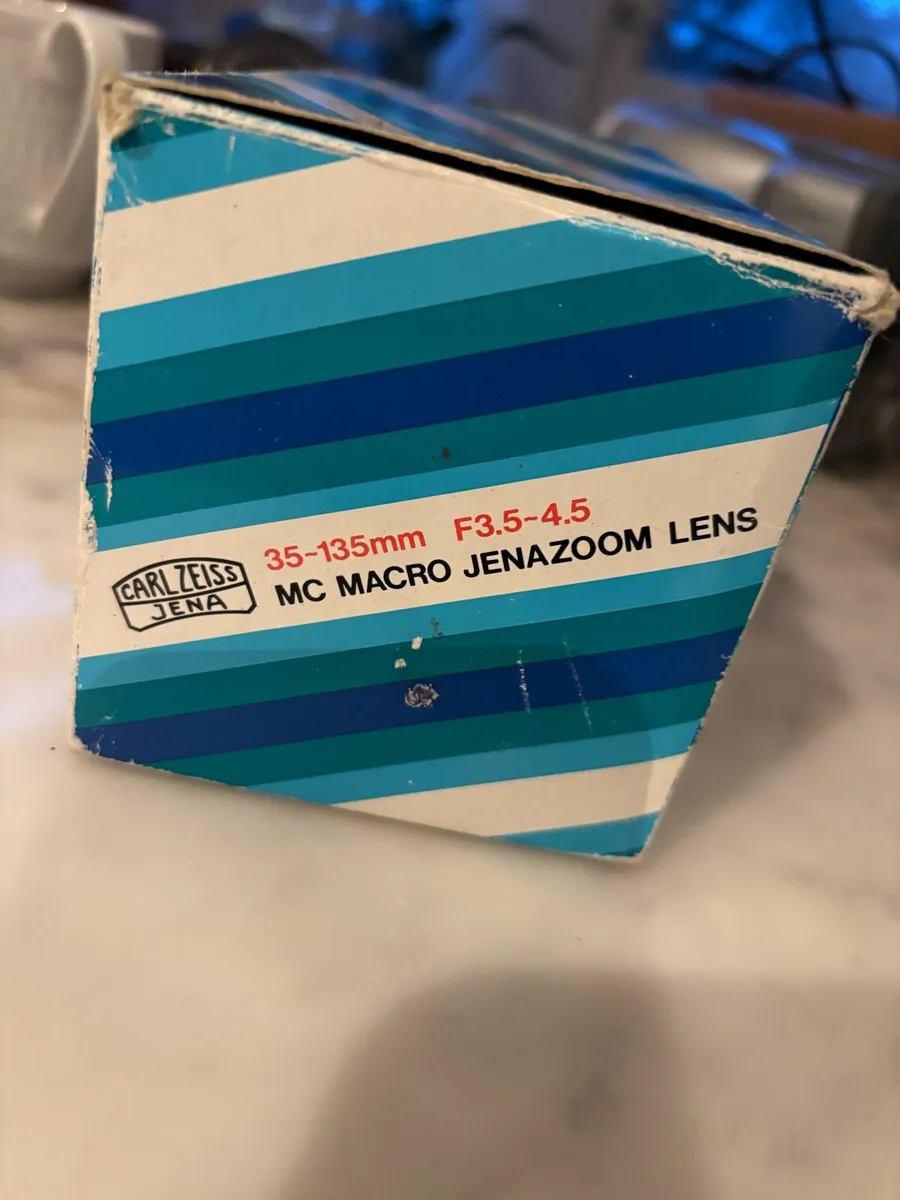 Carl Zeiss 35-135mm F3.5-4.5 Jenazoom macro Lens - Image 2