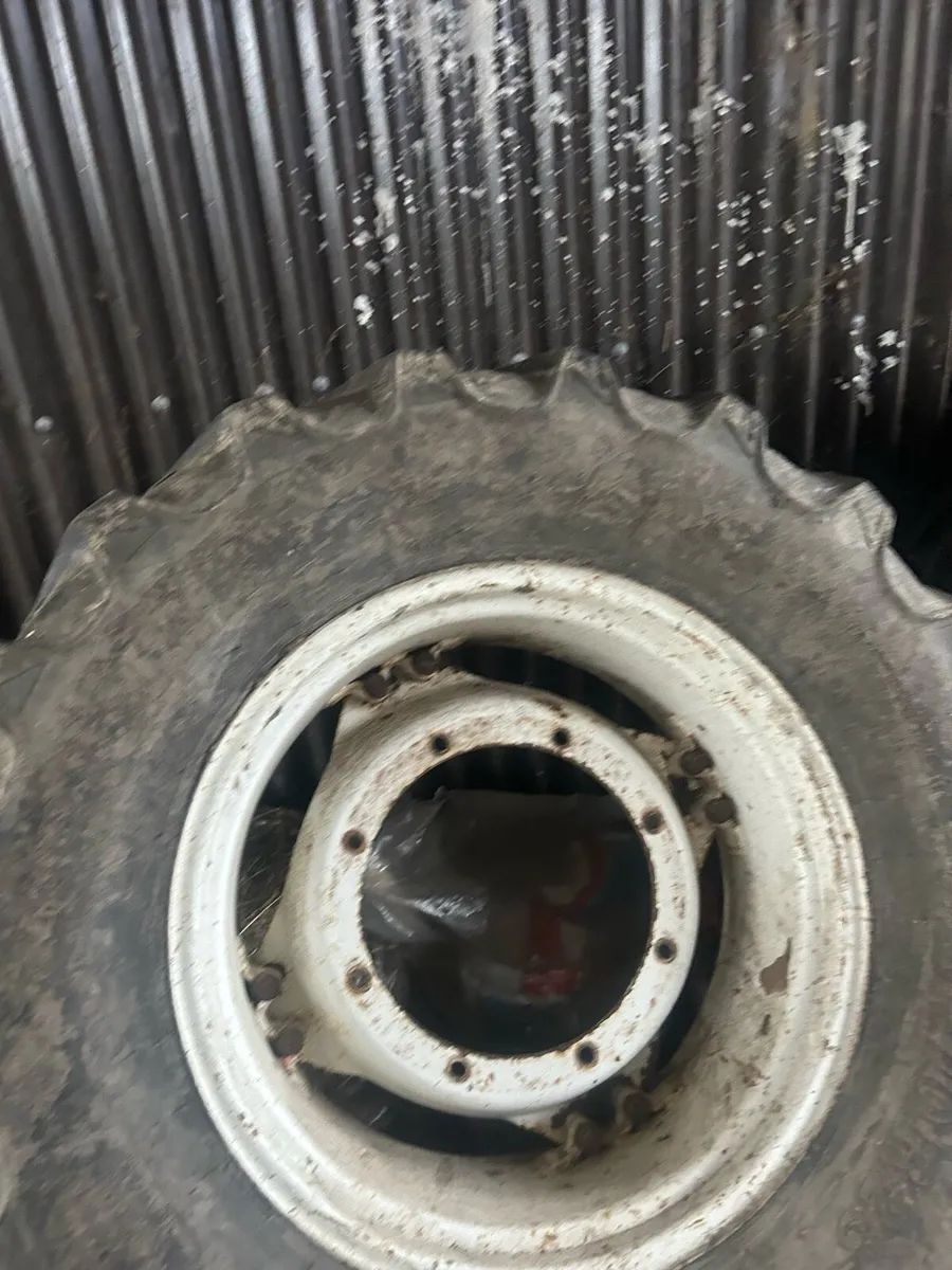 New Holland front rims with tyres - Image 3