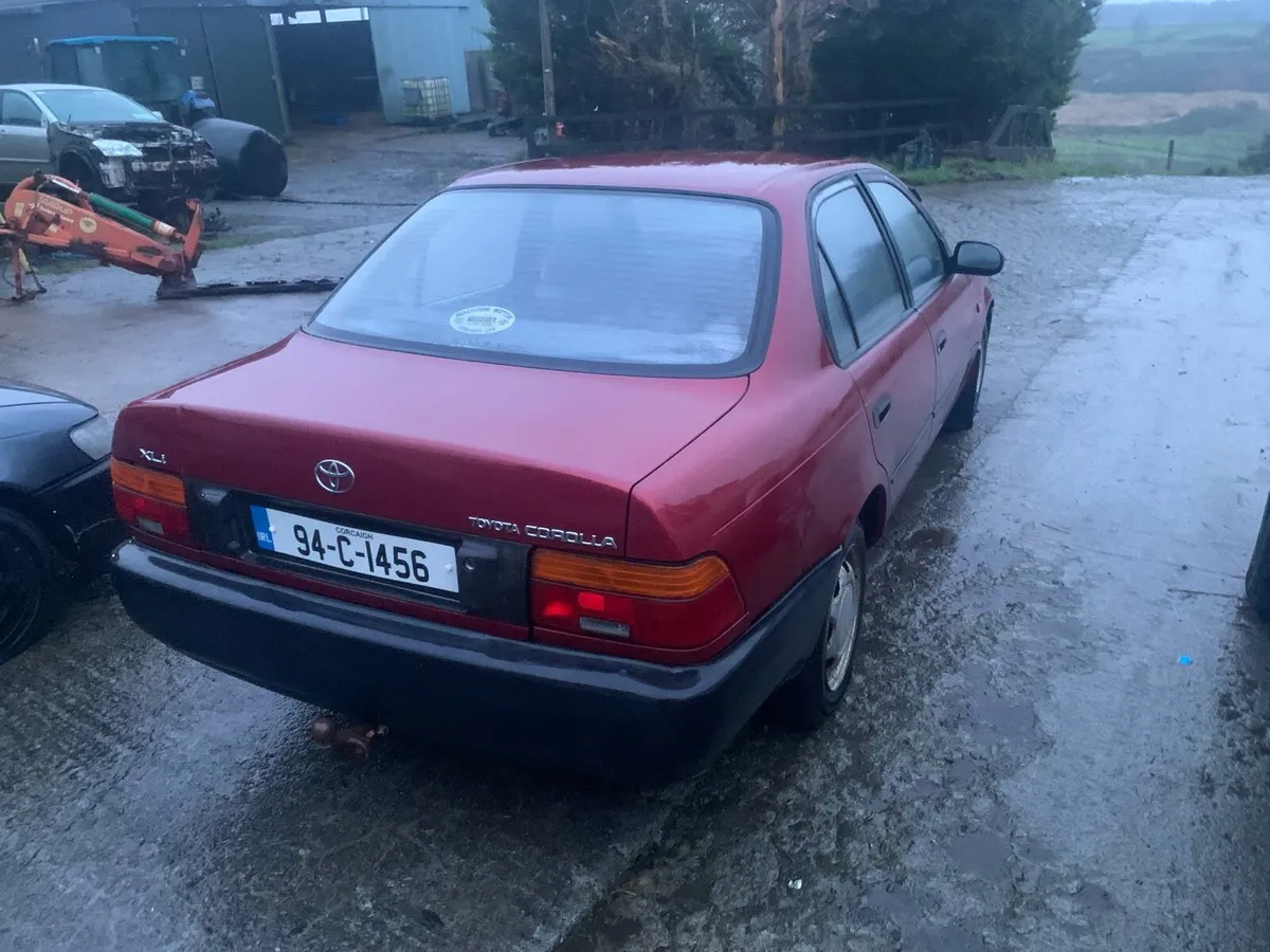 Toyota corolla - Image 4