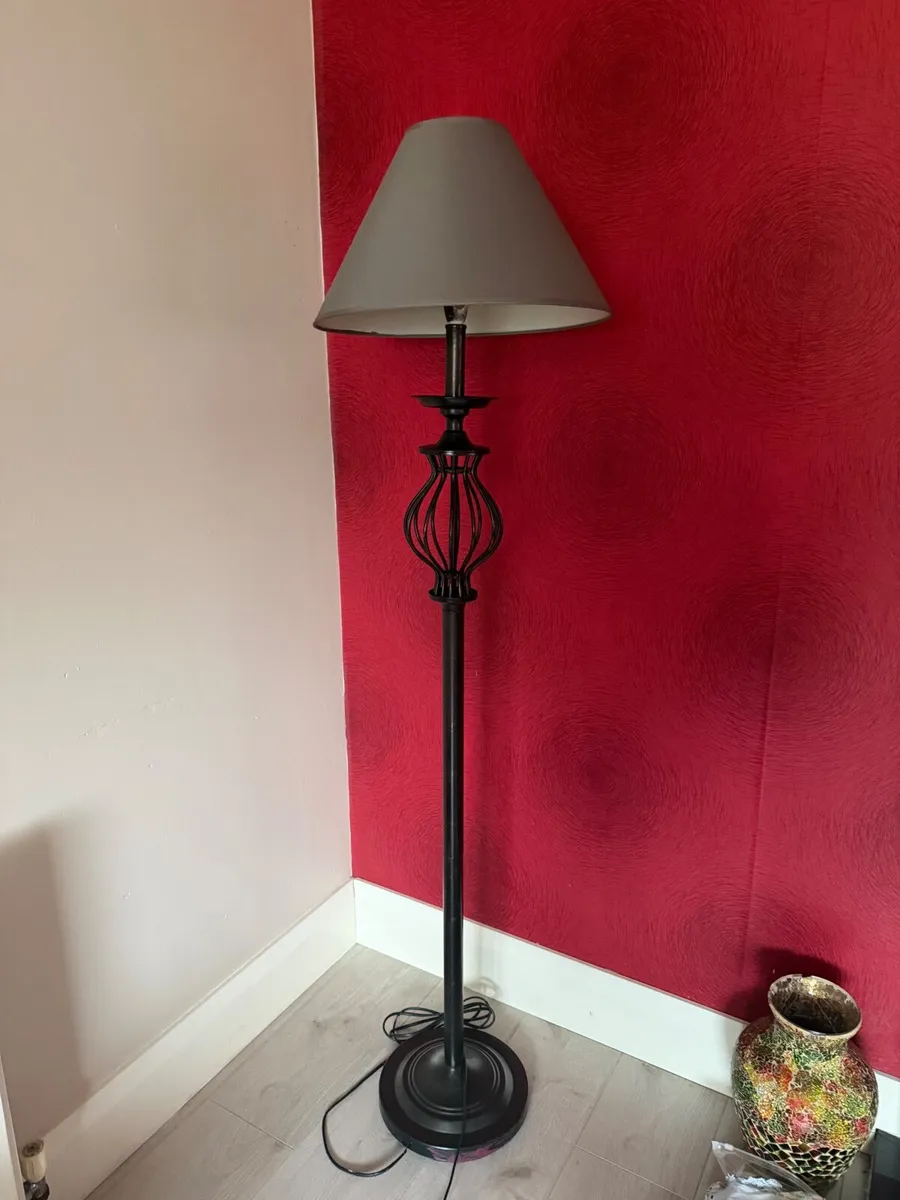 Floor lamp
