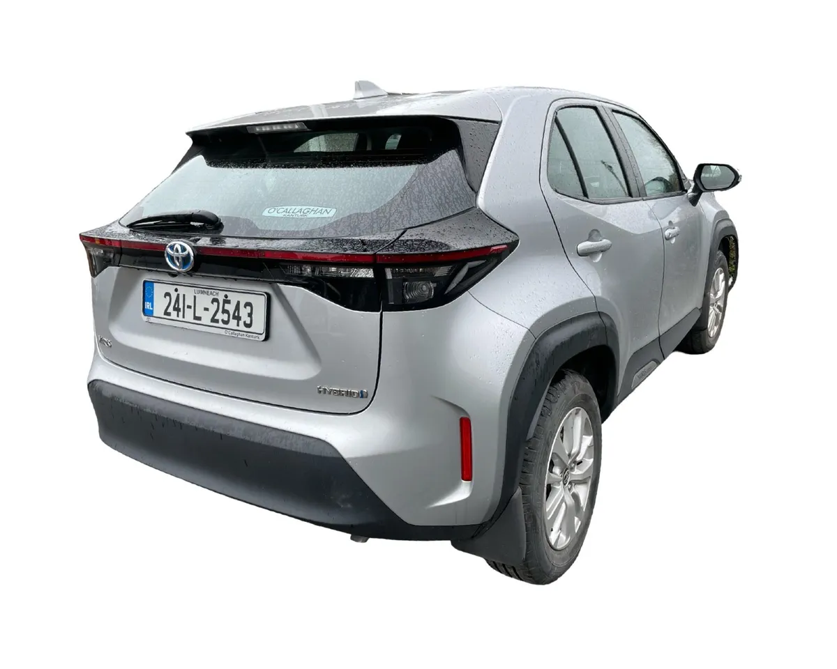 241 Toyota Yaris Cross HV Hybrid - Image 4