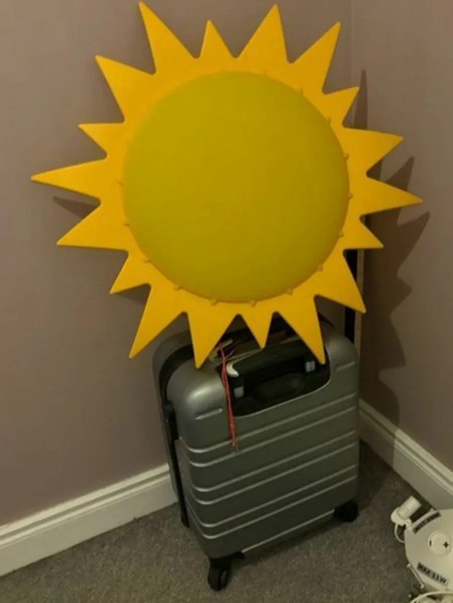 Sun Ceiling Light  Used  100% Working   Shipping: - Image 1