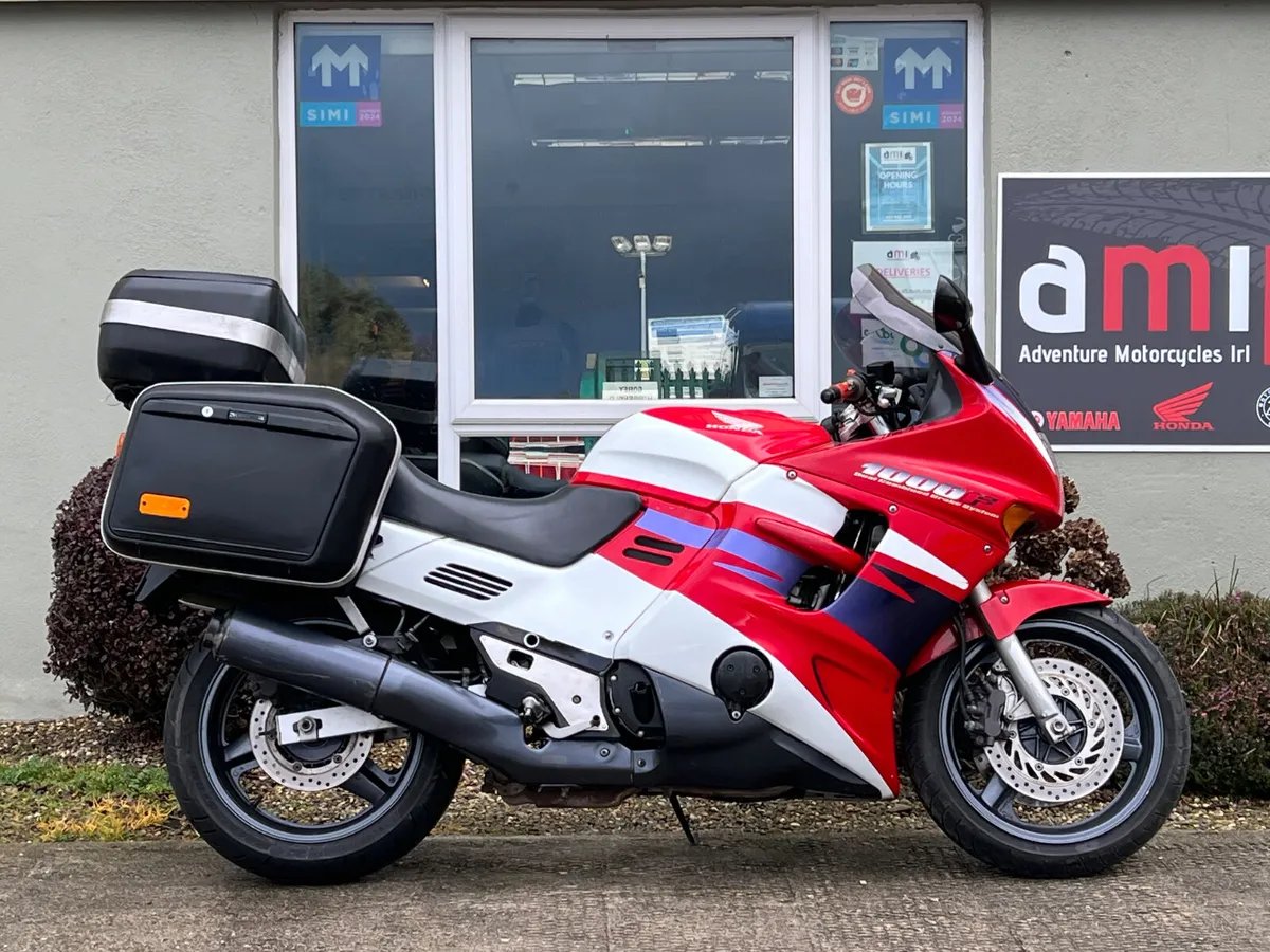 Honda CBR1000F - Image 1