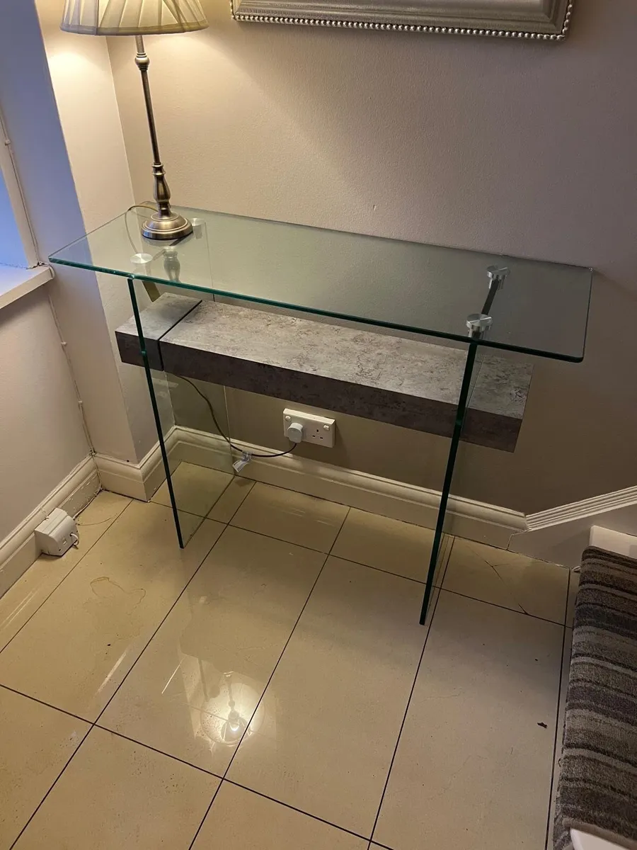 Console table - Image 1