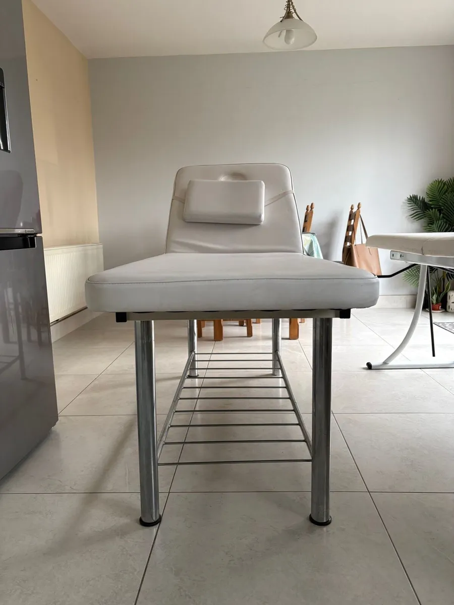 Massage/ treatment bed - Image 1