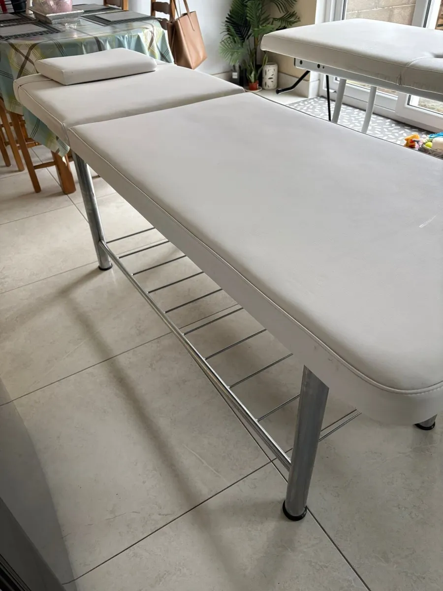 Massage/ treatment bed - Image 4