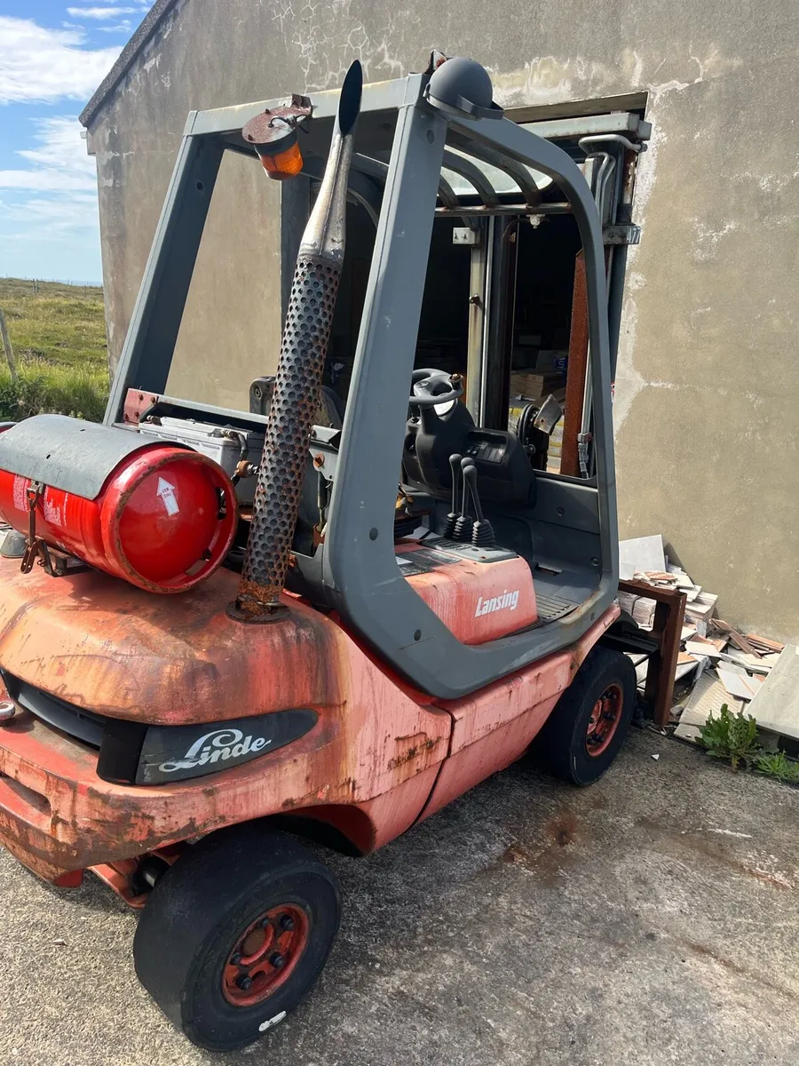 Forklift - Image 2