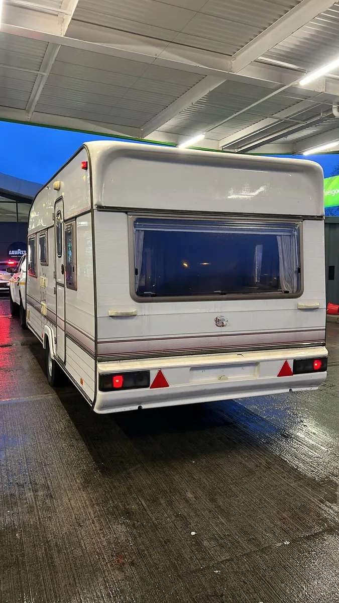 Sterling 5 Berth Caravan - Image 3