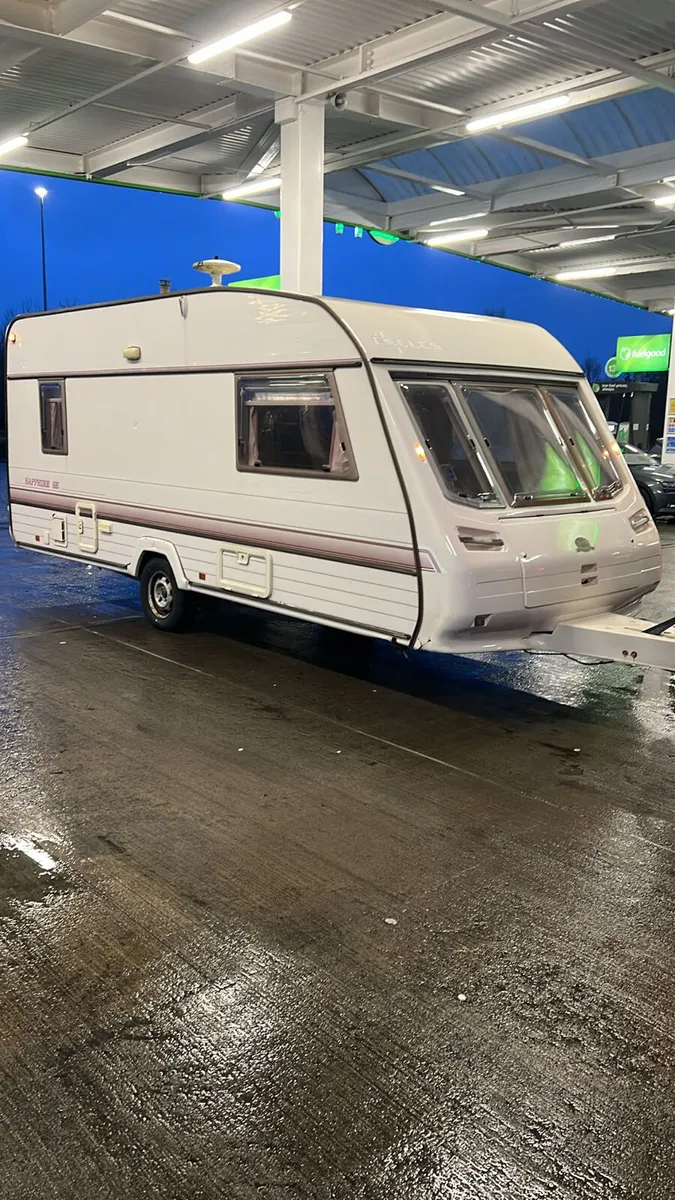 Sterling 5 Berth Caravan - Image 2