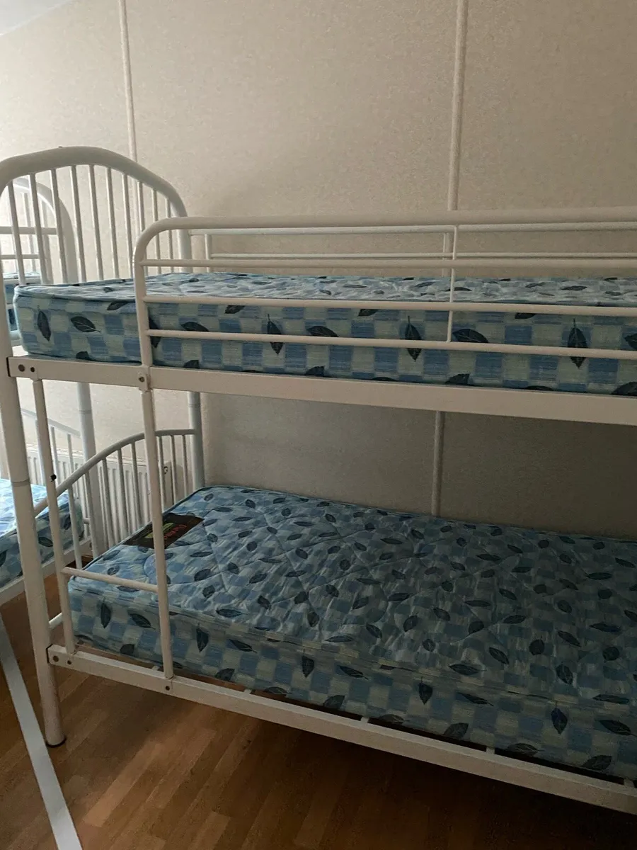 Bunk beds - Image 1