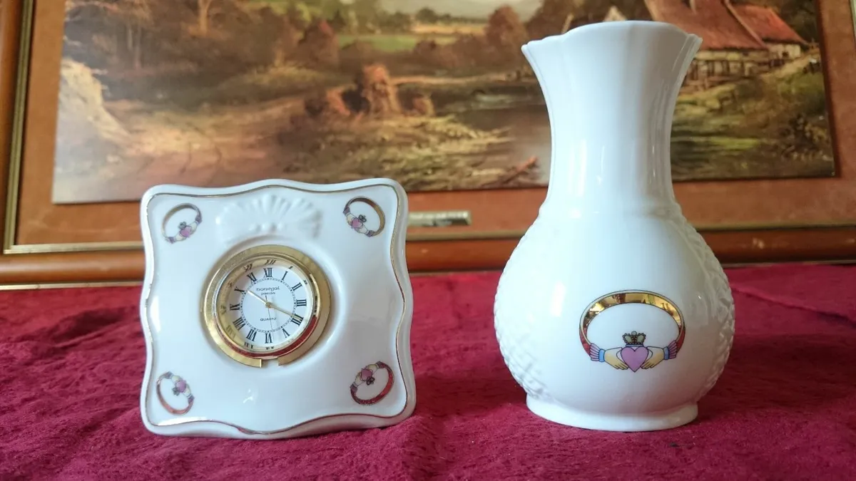 Donegal Parian Ireland CladdaghRing Clock&Vase Set - Image 1