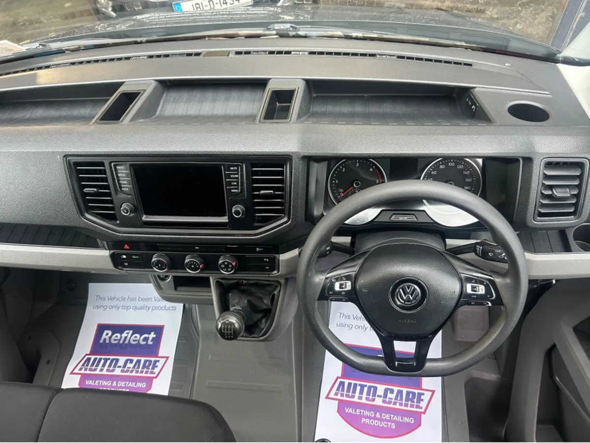 Volkswagen Crafter MWB 140HP MANUAL 6SPEED FWD 5DR - Image 4