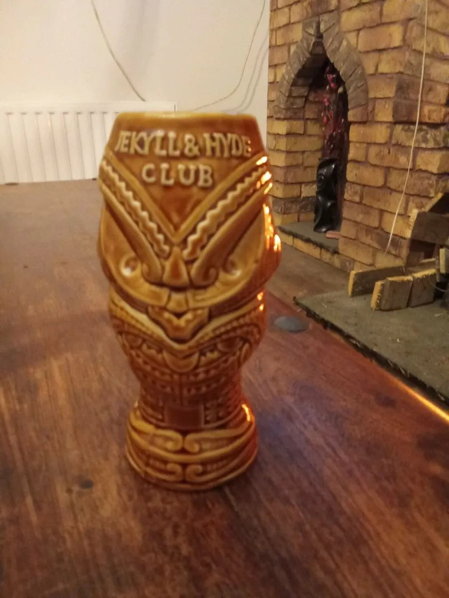 Jekyll and Hyde club vase - Image 1