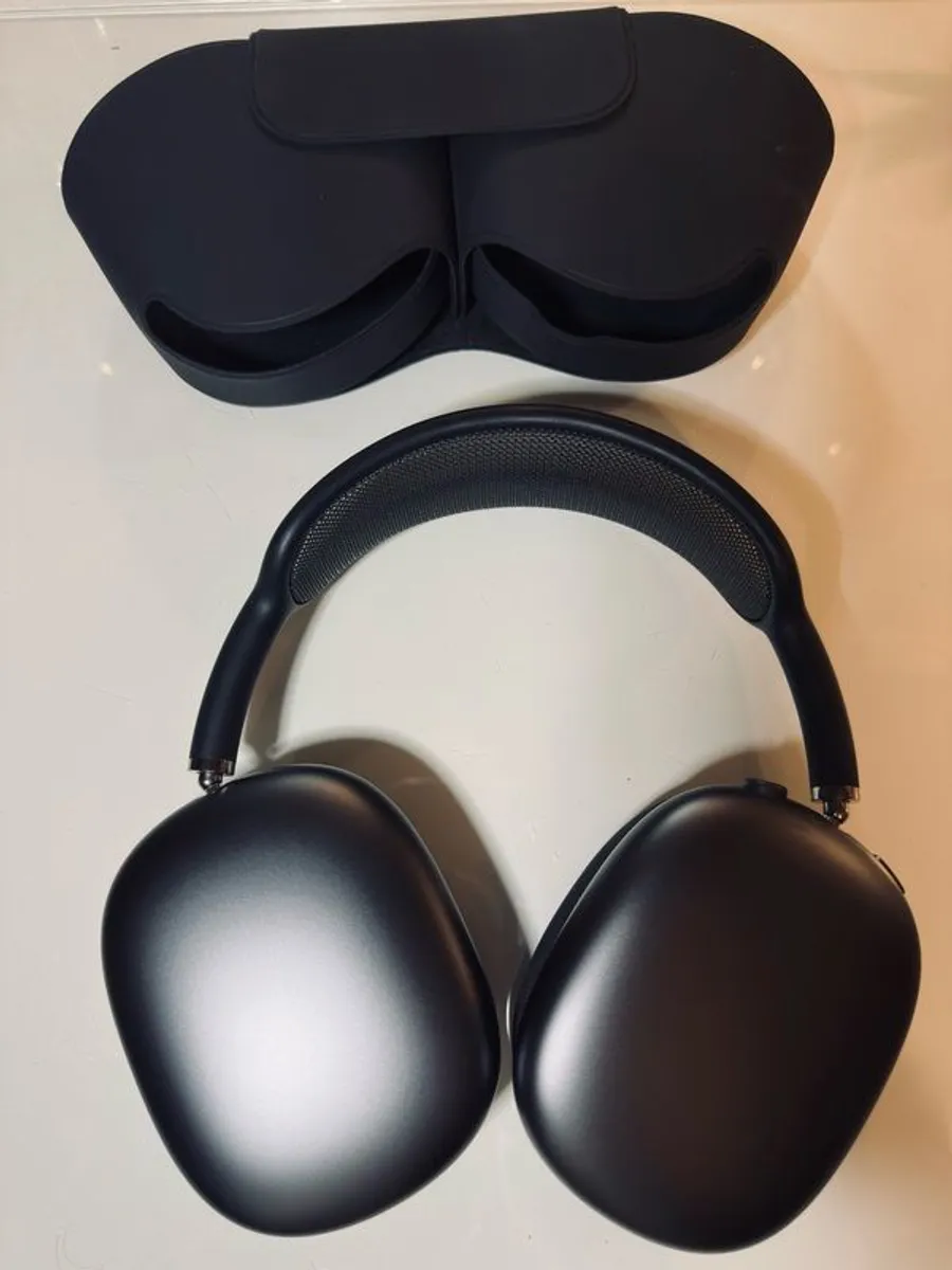 Airpods Max (2020) - Image 1