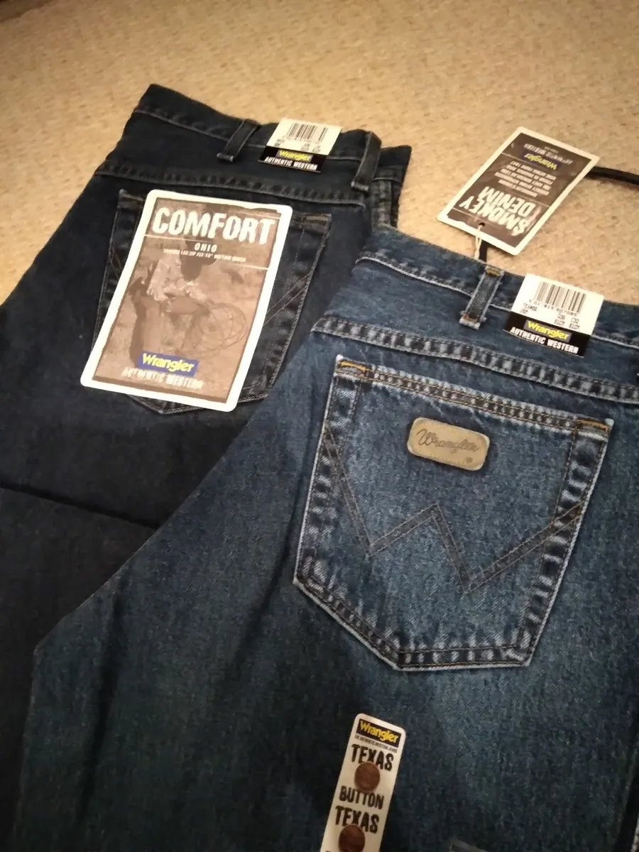 Levis and Wrangler Jeans - Image 3