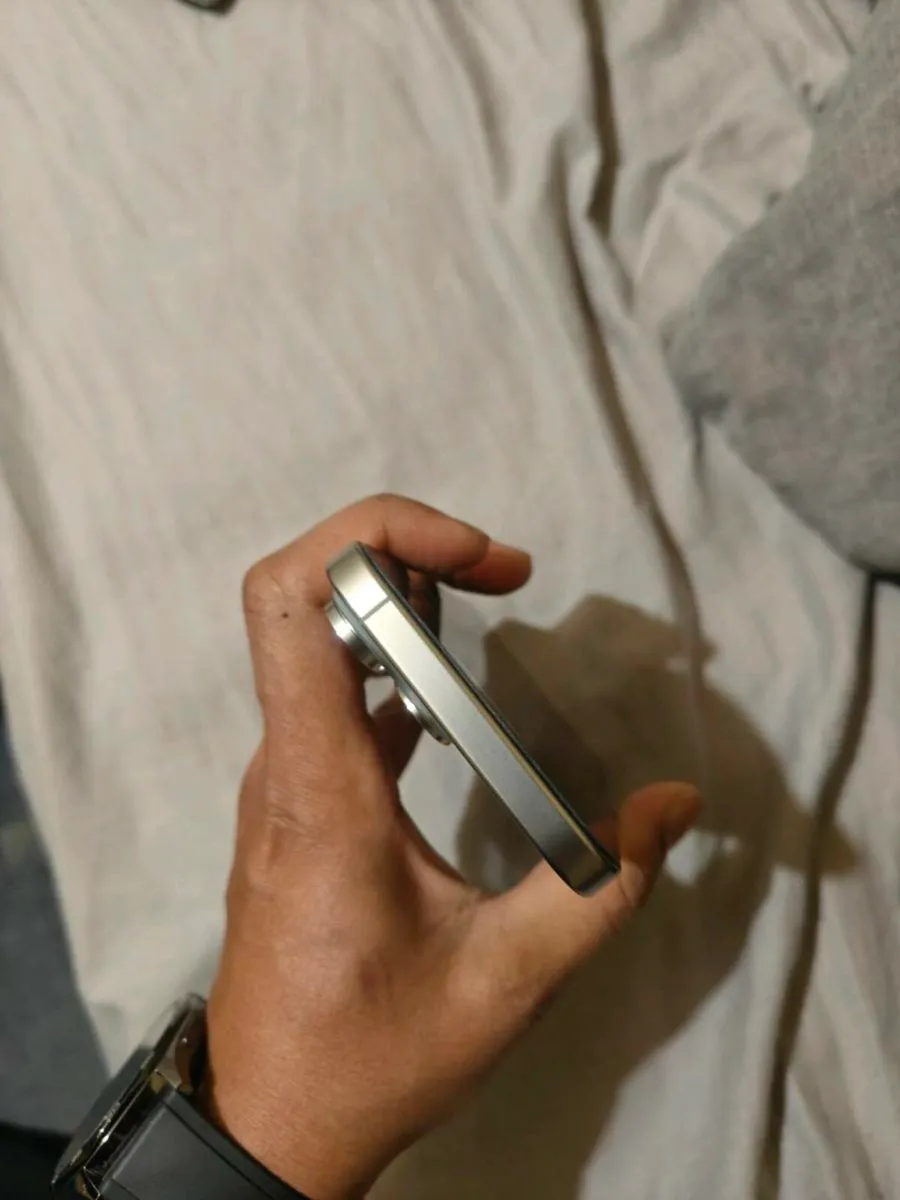 iPhone 16 pro max, natural titanium, 256gb - Image 4