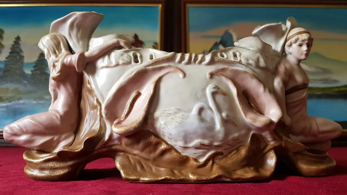 Antique Ernst Wahliss Depose TurnWien Austria Vase - Image 1