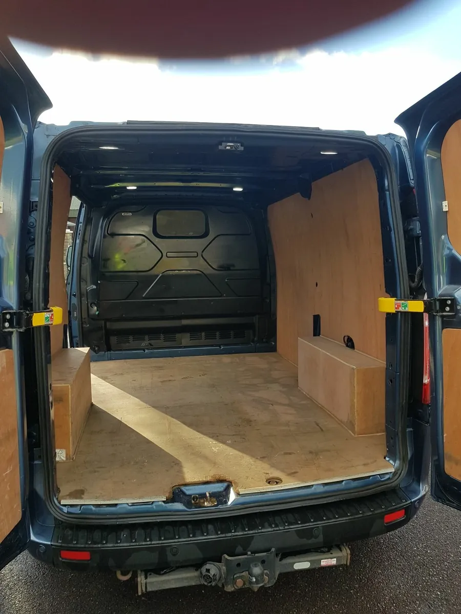 Ford Transit Custom Trend 2021 - Image 4