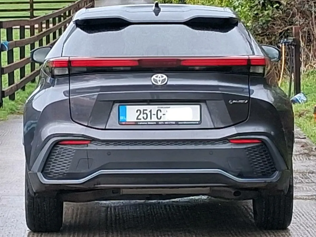 2025 TOYOTA CHR, SMALL DAMAGE - Image 4