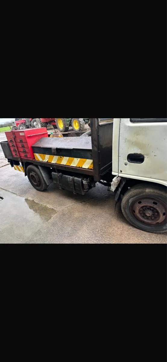 Isuzu Pickup - Image 3