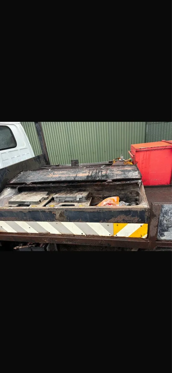 Isuzu Pickup - Image 4