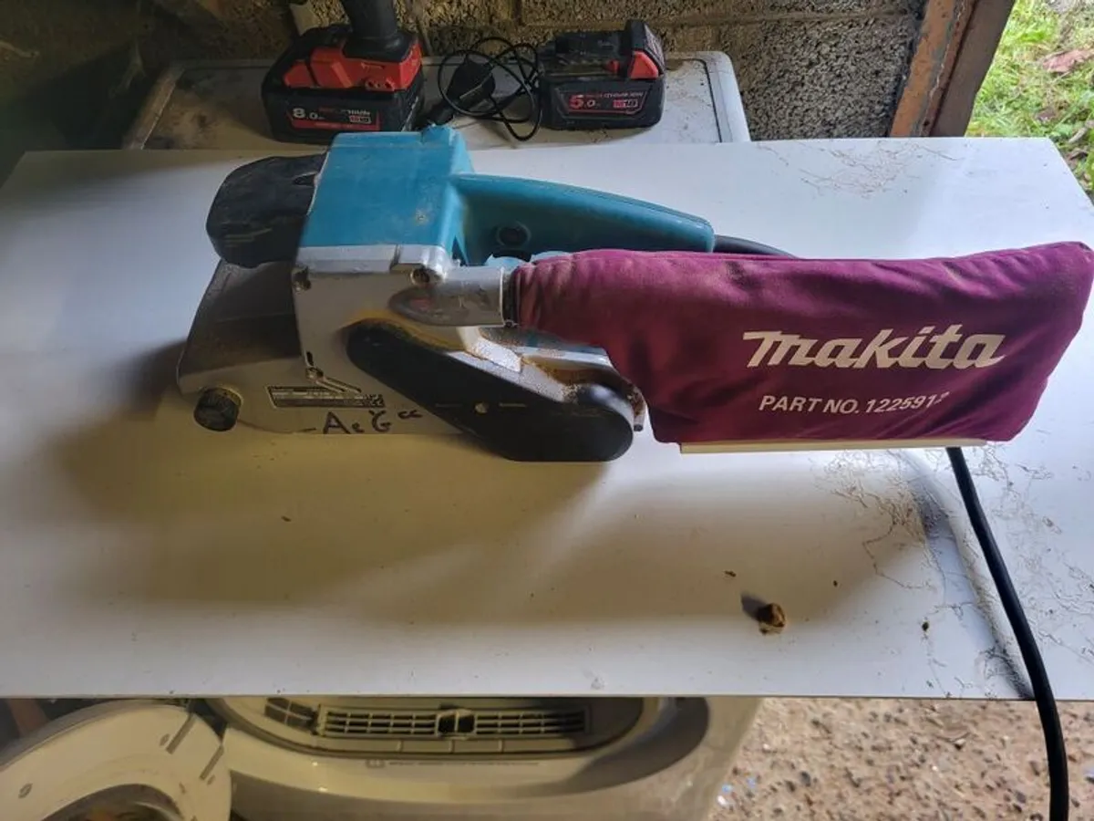 Makita sander 9404 4 inch 110v - Image 2