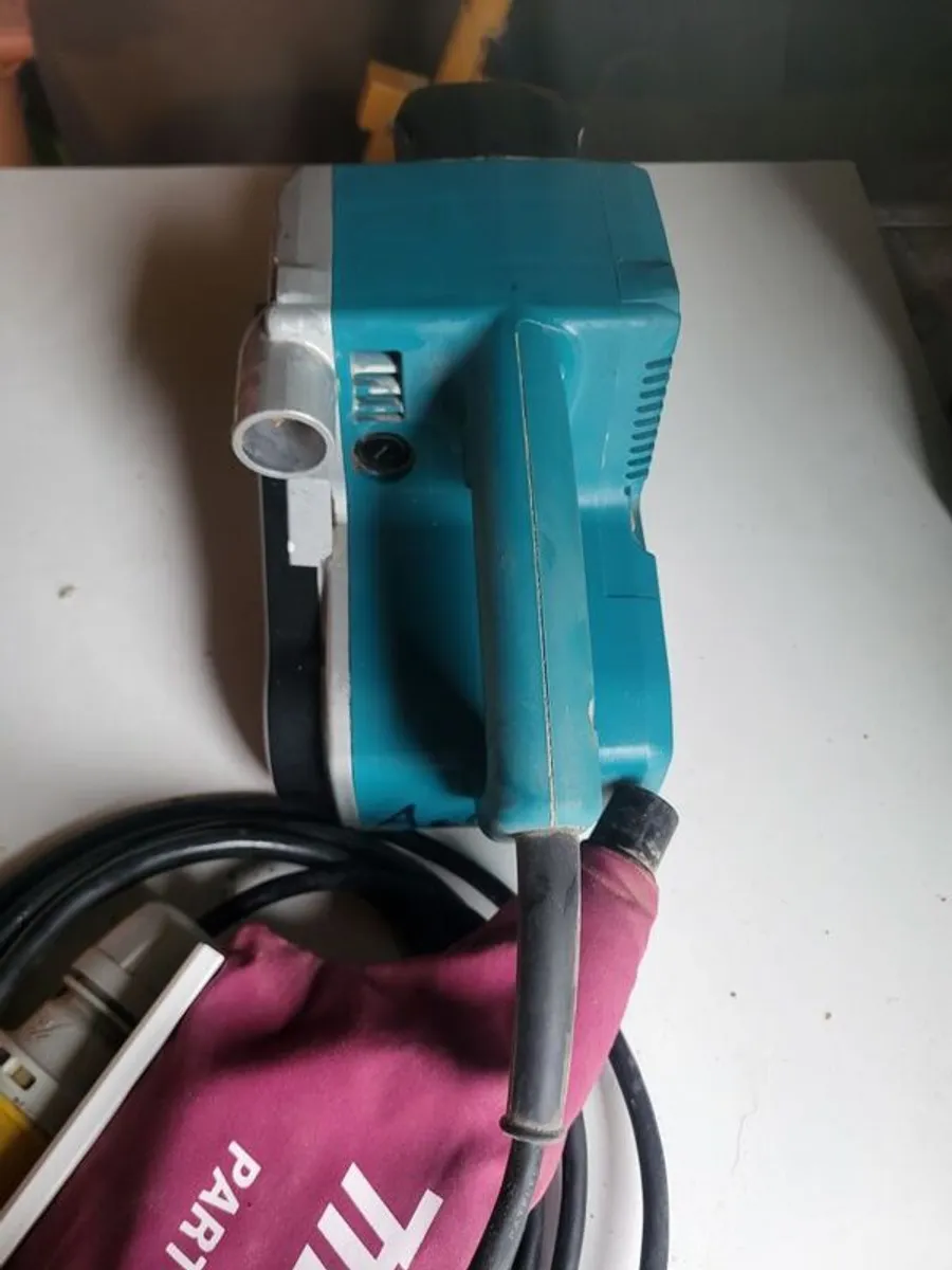 Makita sander 9404 4 inch 110v - Image 3