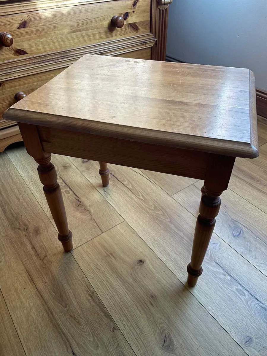 Pine side table / coffee table - Image 3