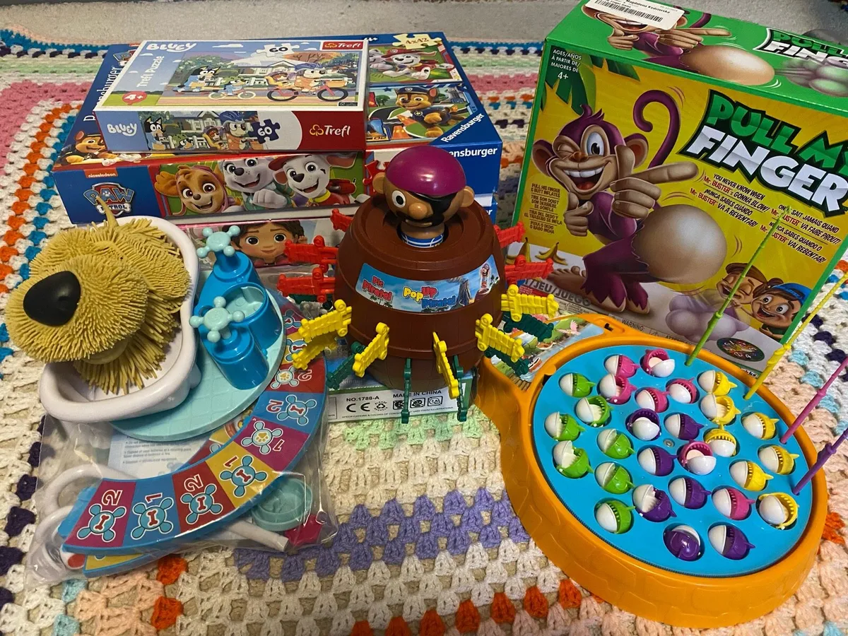 A set of games and puzzles - Image 1