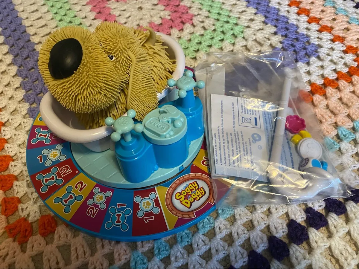 A set of games and puzzles - Image 4