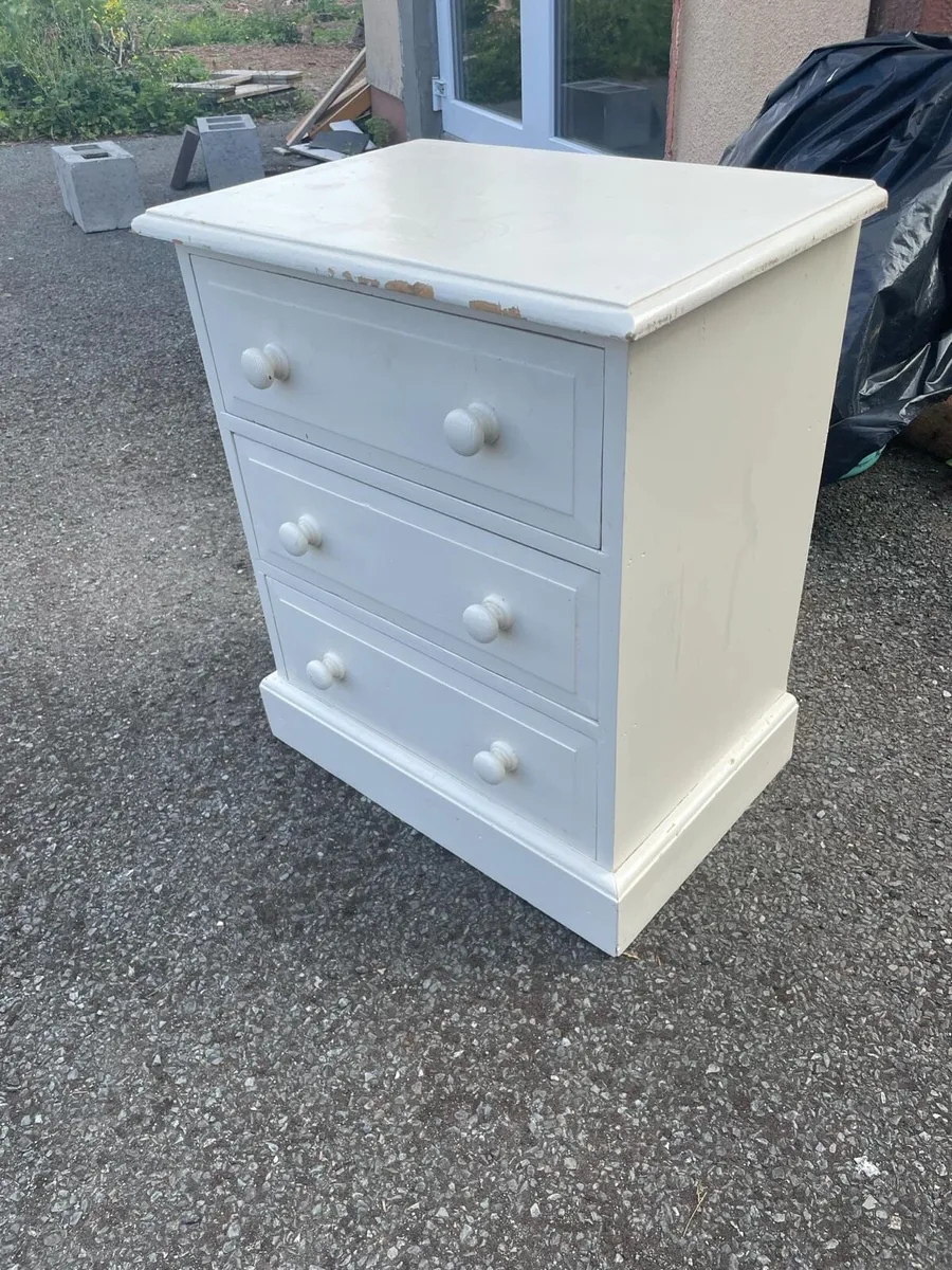 Small chest or lockers - Image 4