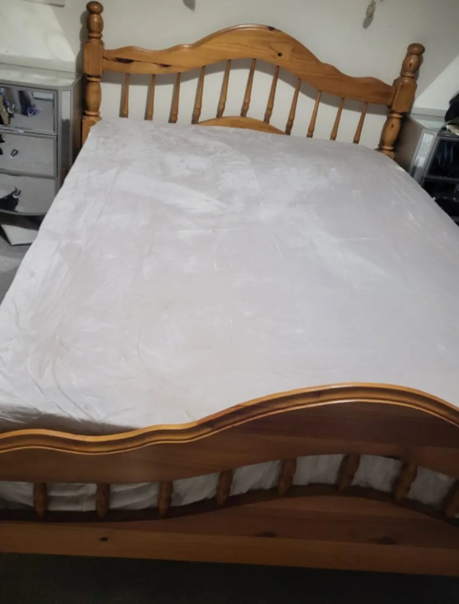 Soild wooden bed frame - Image 1