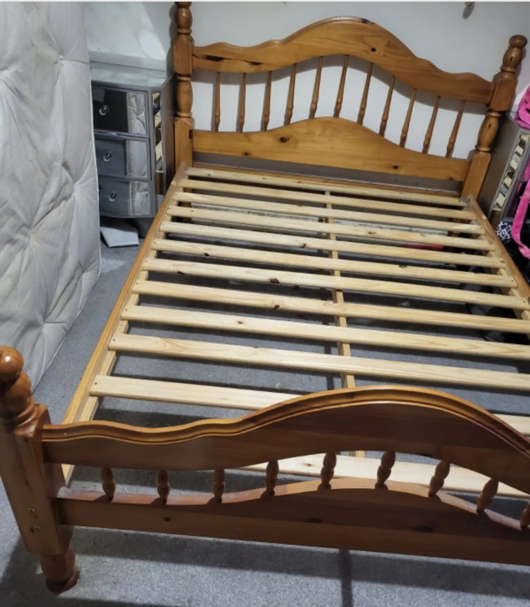 Soild wooden bed frame - Image 3