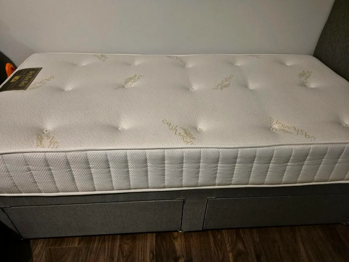 Single bed with mattress - Image 2