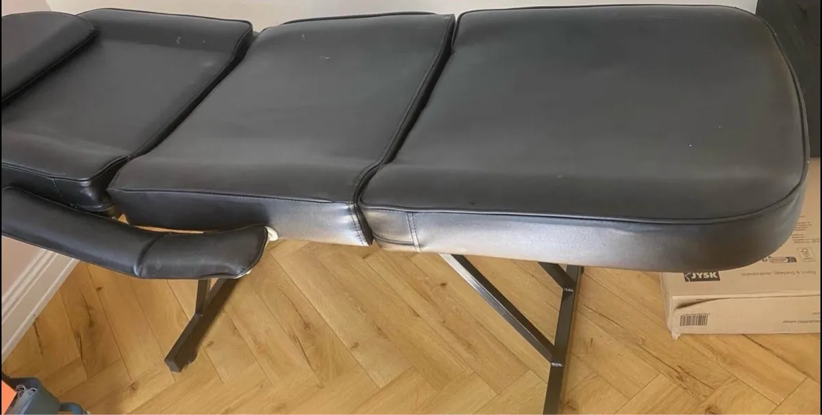 Treatment bed - Image 1