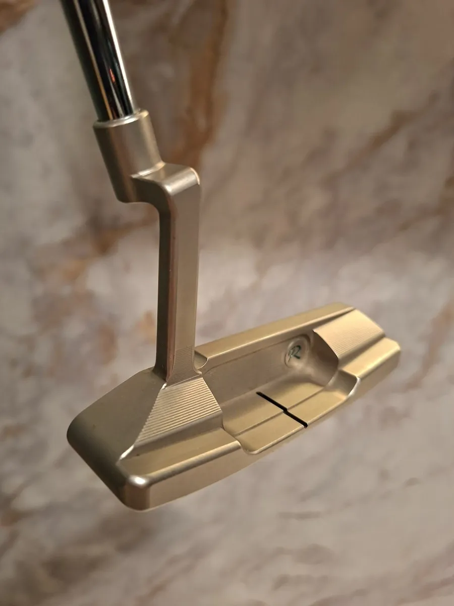 Taylormade Reserve B11 blade putter - Image 3