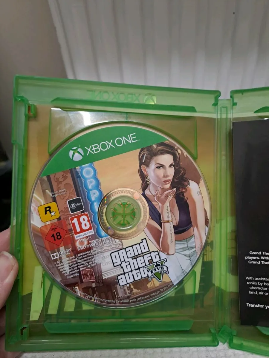 Grand theft auto V for XBOX One - Image 3