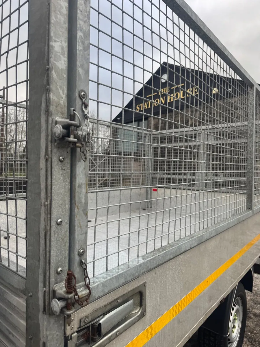 Mercedes Sprinter 316 tipper 3.5ton towing 2020 - Image 4