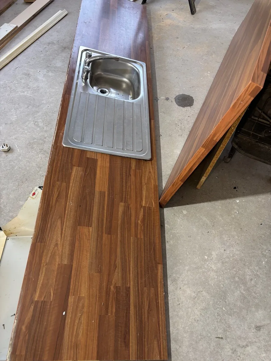 Kitchen work top - Image 1