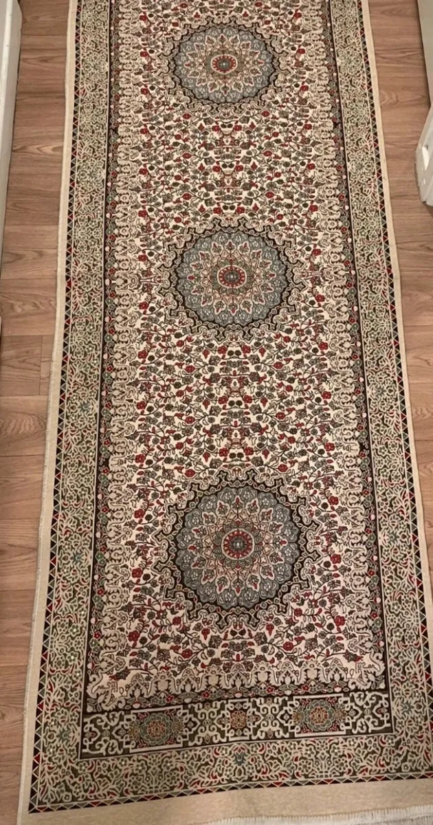 Beautiful Oriental runner rug - Image 3