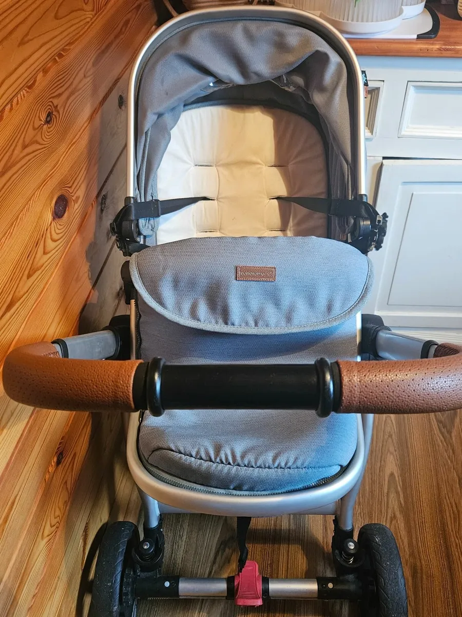 Panorama XT pram - Image 2