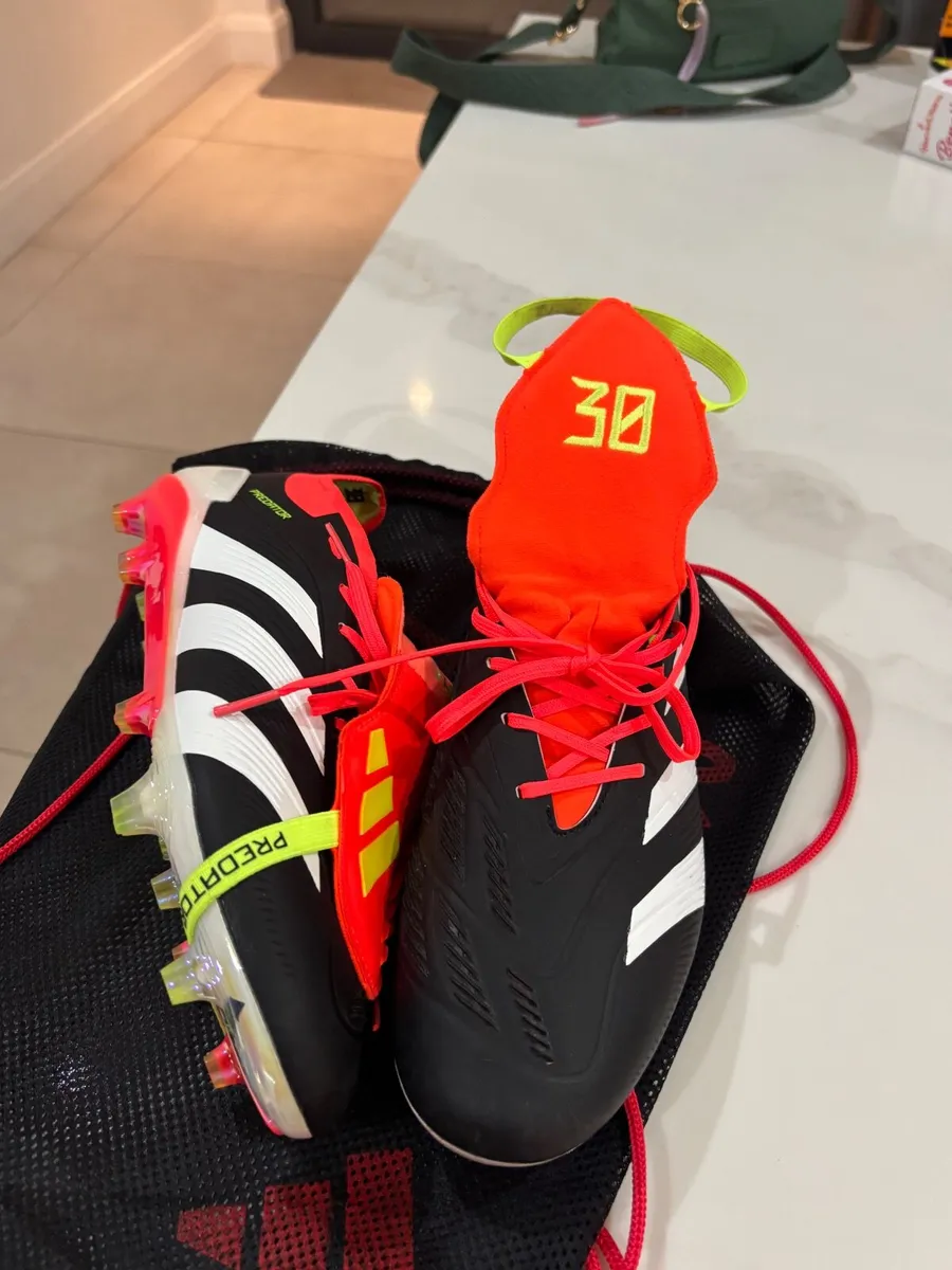 Football boots - Image 1