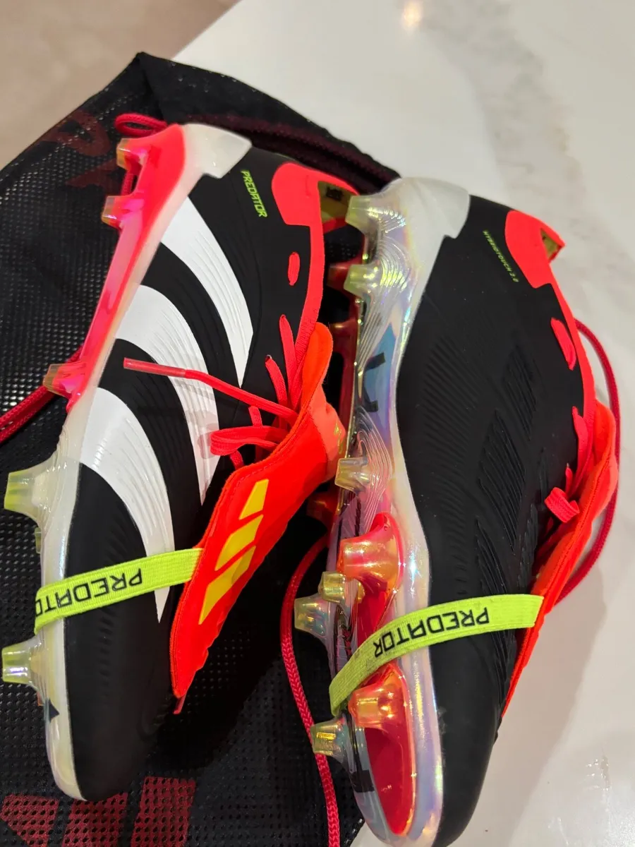 Football boots - Image 2