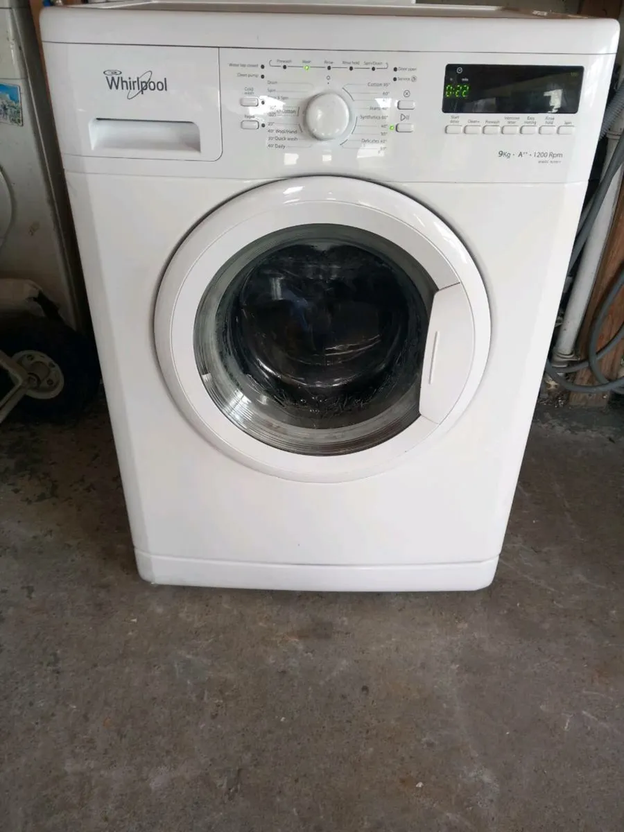 Whirlpool 9kg washing machine - Image 1
