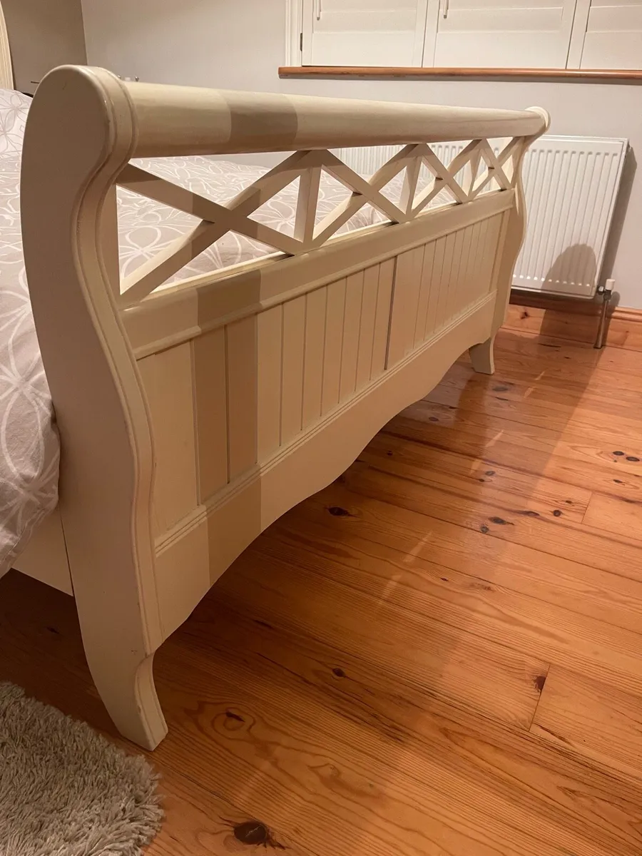 New England style king bed - Image 4