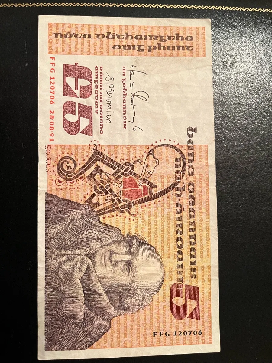 Irish banknotes £1, 5 & 10. - Image 3