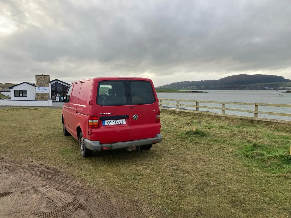 VW Transporter 1.9 - Image 3