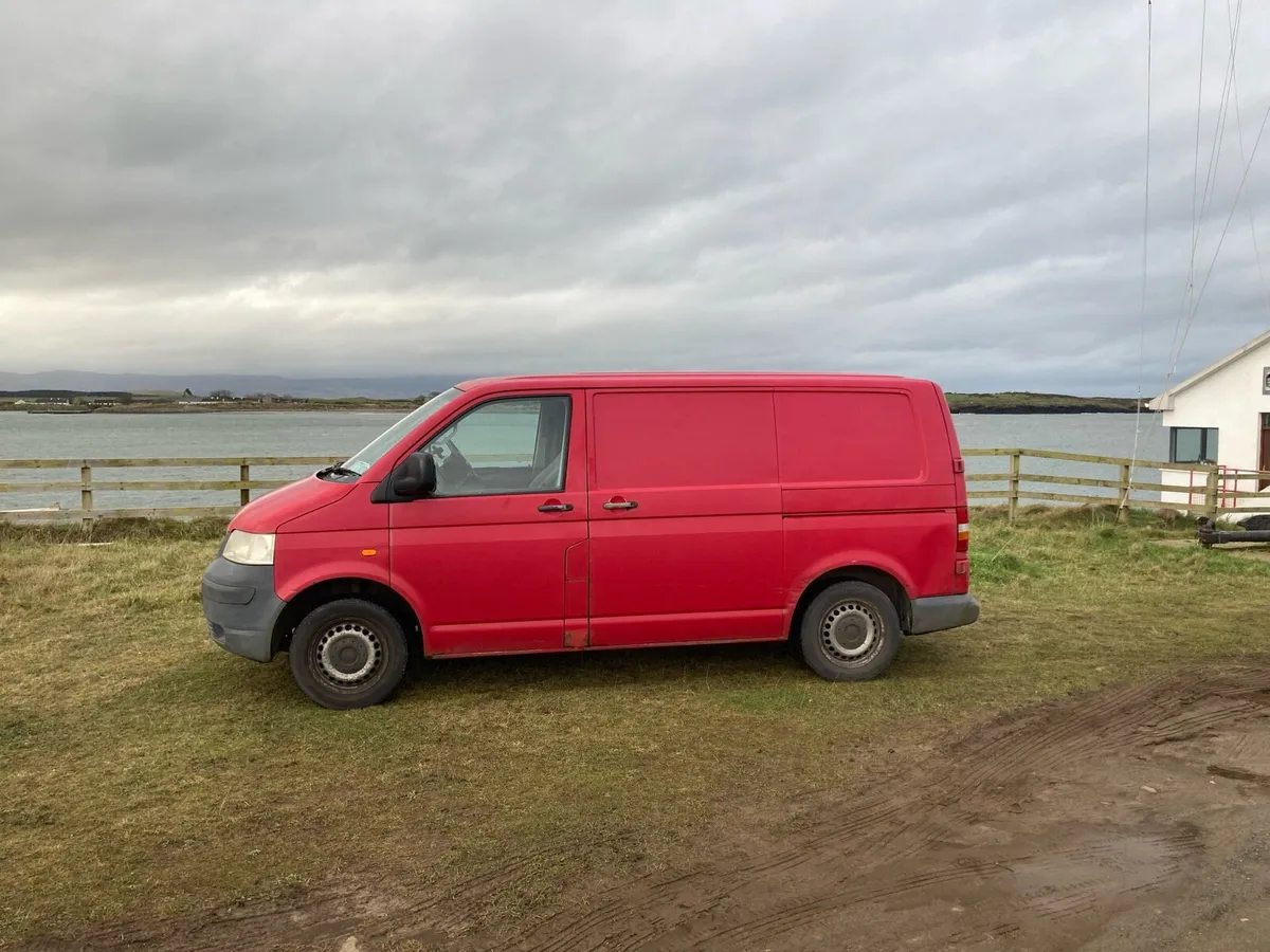 VW Transporter 1.9 - Image 2